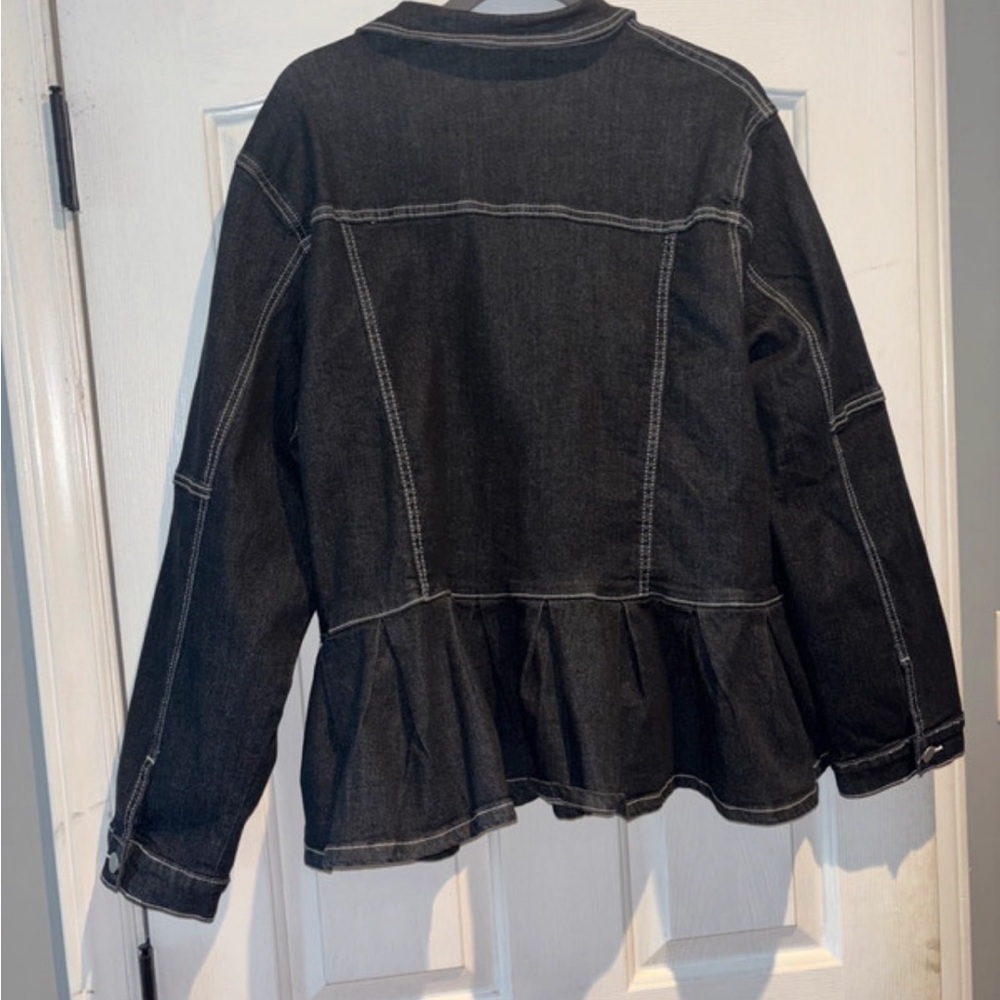 SHEIN Black Denim Jacket with White Stitching - Picture 3 of 4